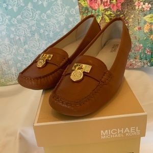 Michael Kors Hamilton leather luggage color loafer size 8.5  new in original box